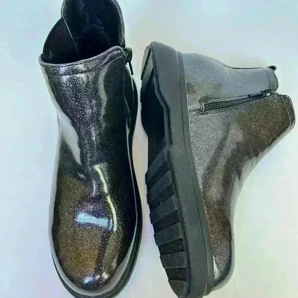 DV Dolce Vita Girl's Cole Ankle Boot - Picture 3 of 8